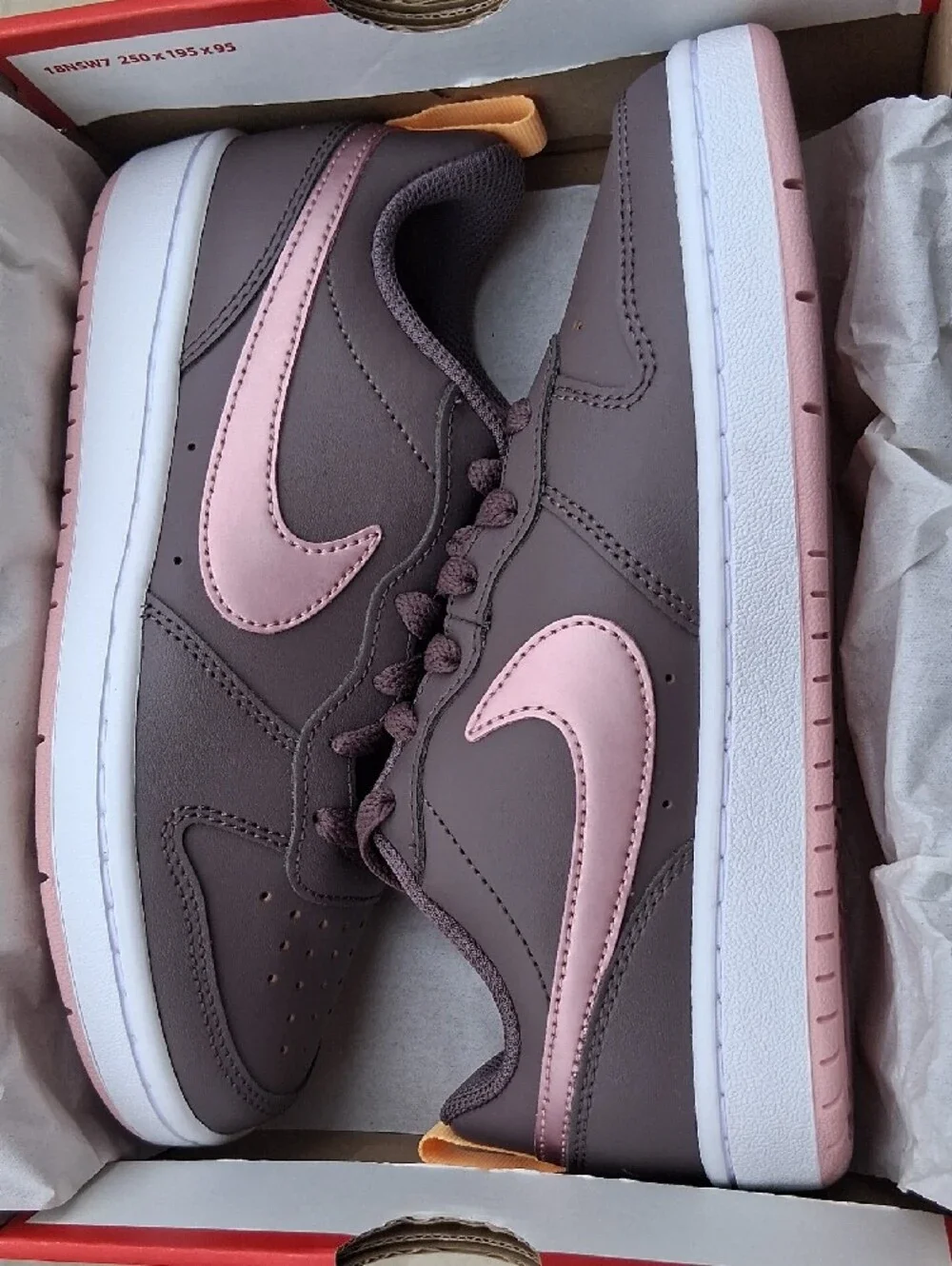 Nike Mauve Low-Top Sneakers with Pink Swoosh